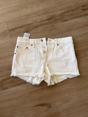 levi’s 501 shorts, size 26